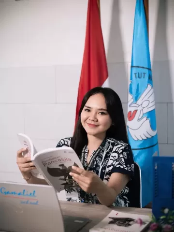 Ayu Wahyuni Ponga, S.Pd.,Gr