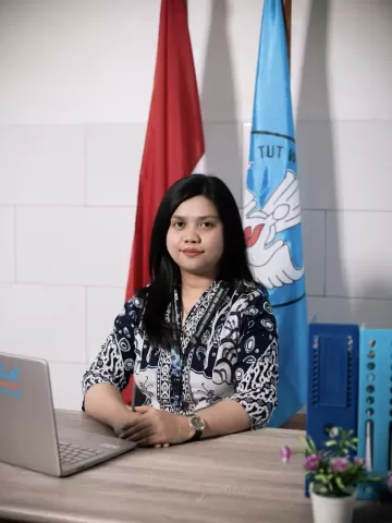 Venia Tandirau, S.Pd., Gr